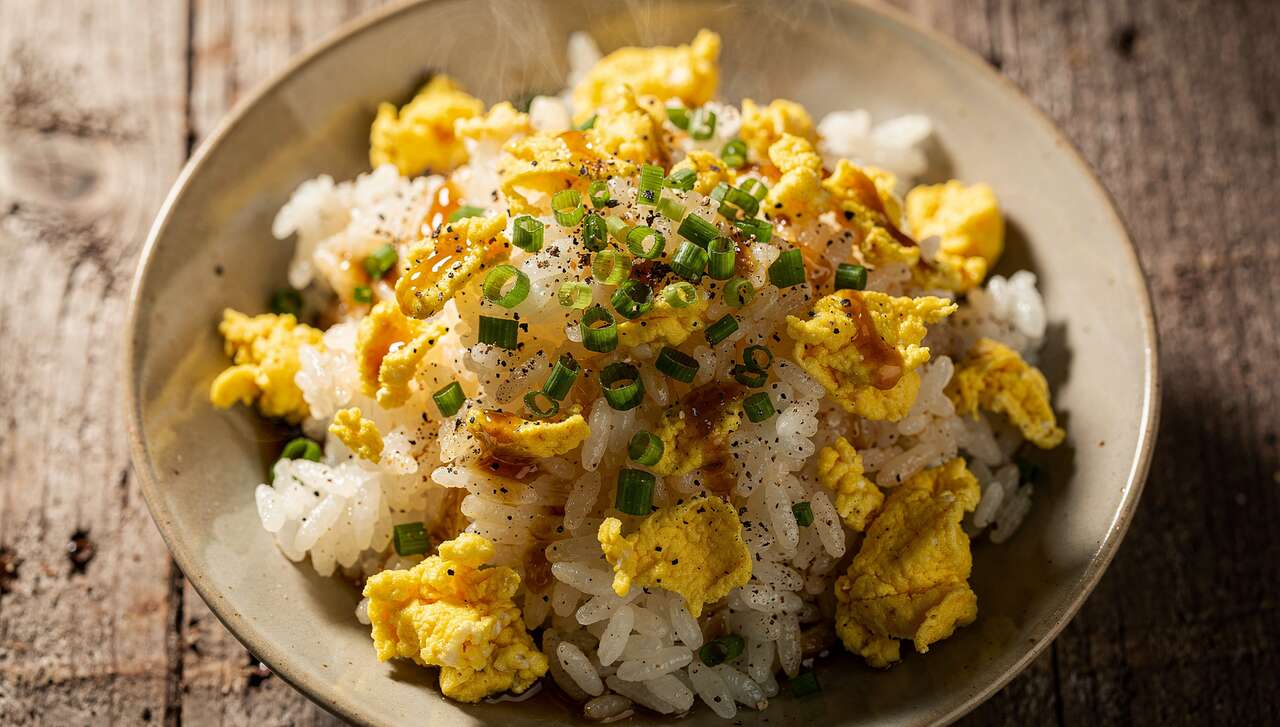 Recette express : riz sauté aux oeufs et ciboule en 5 minutes