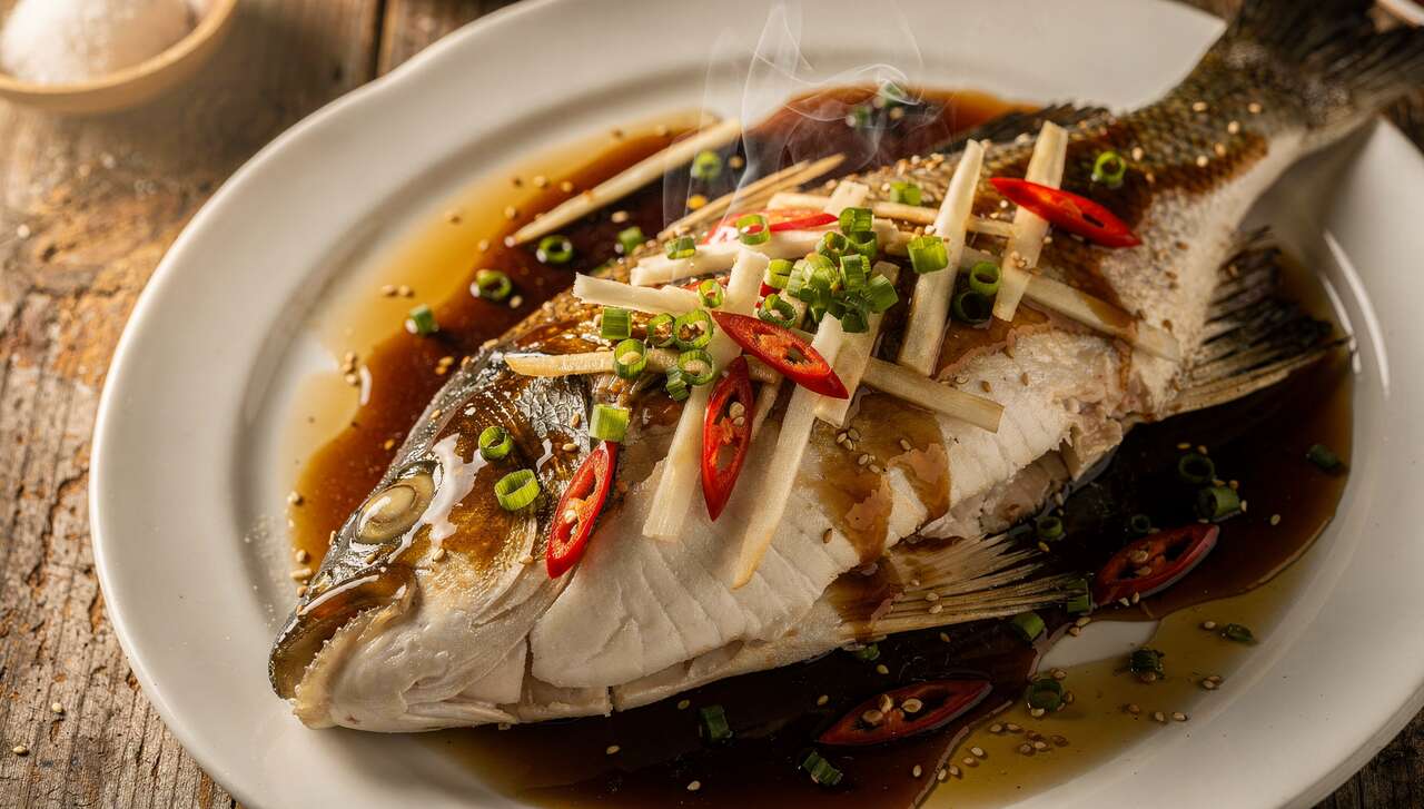 Bar à la vapeur au gingembre : recette avec sauce d'huître