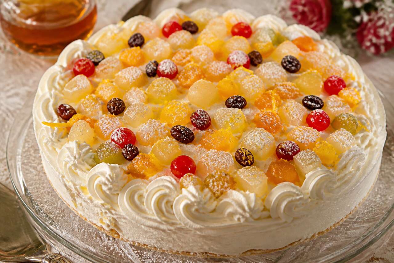 Gâteau aux fruits et crème fouettée : recette facile et savoureuse
